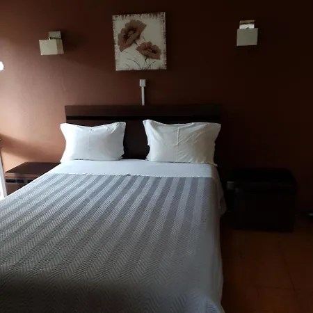 Santo Andre ゲストハウス 2*